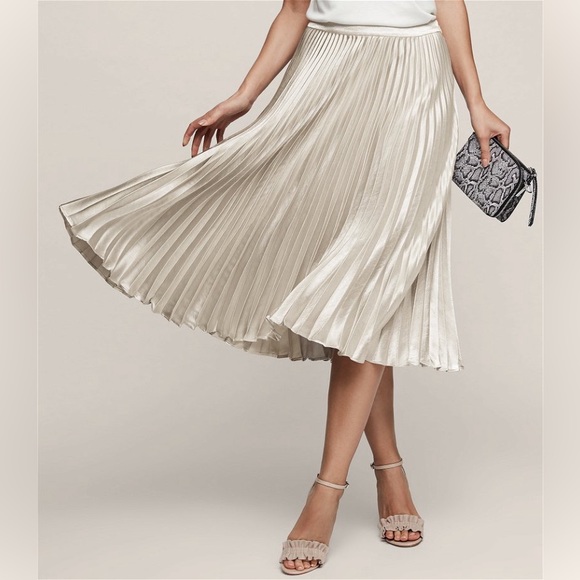 Reiss Alisa Champagne Silver Knife Pleated Metallic Midi Skirt 8 - Picture 4 of 10